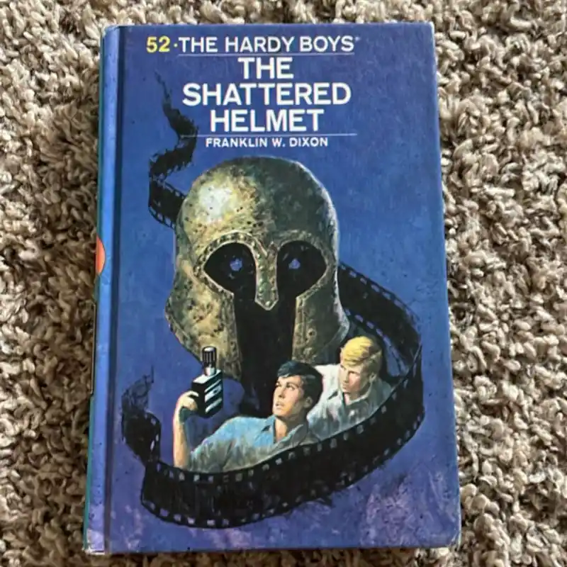 The Shattered Helmet - Franklin W. Dixon Trusted Brand