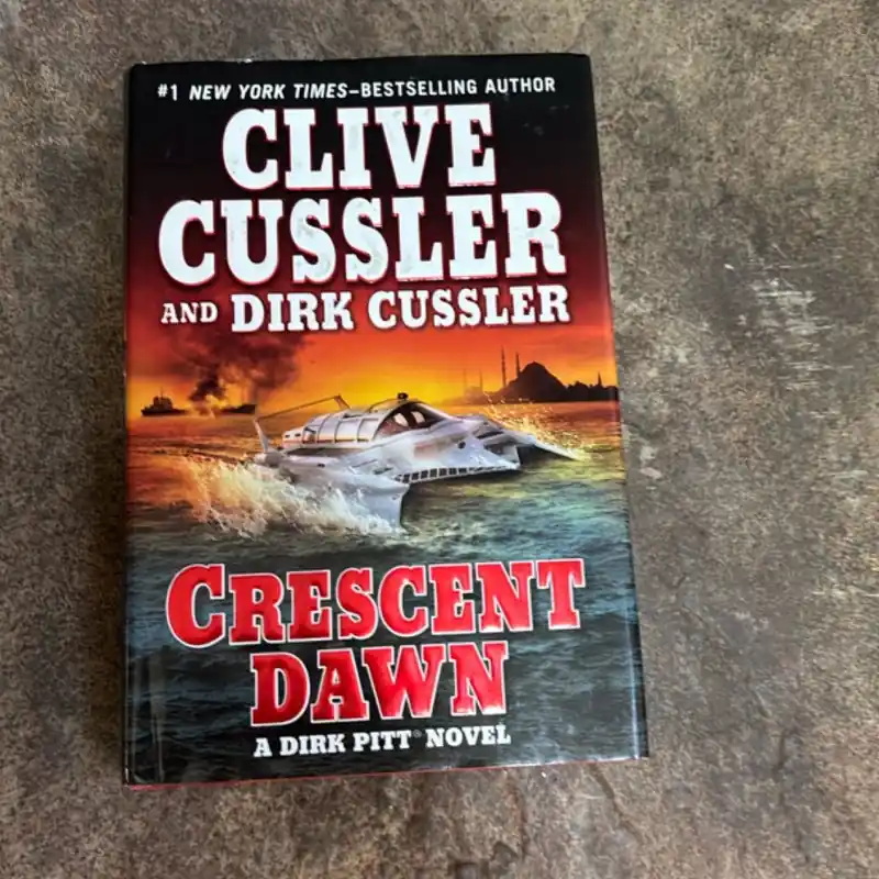 Best Price Crescent Dawn - Clive Cussler; Dirk Cussler